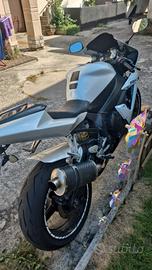 r1 del 2002 per pezzi di ricambio o da  sistemare