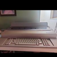 macchina da scrivere elettronica et 2400