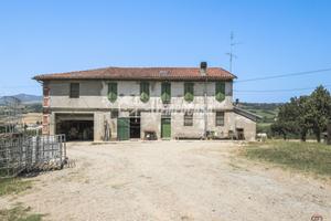 AMPIA SOLUZIONE INDIPENDENTE DA RISTRUTTURARE