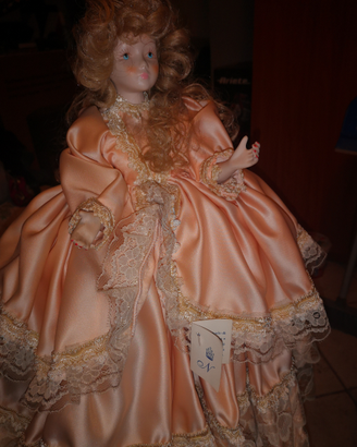 Bambola di porcellana