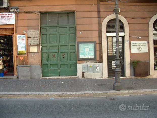 Albano laziale . Corso Matteotti. Locale magazzino