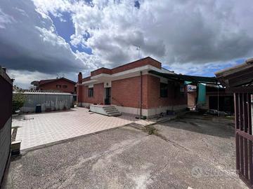 Villa di 150 m² con 4 locali e box auto doppio a R