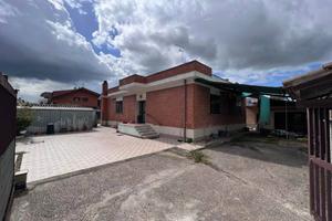 Villa di 150 m² con 4 locali e box auto doppio a R