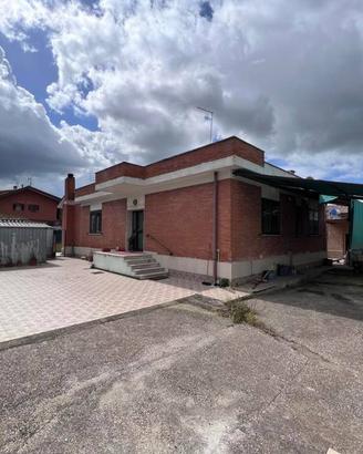 Villa di 150 m² con 4 locali e box auto doppio a R