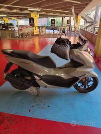 Honda scooter moto 125cc pcx