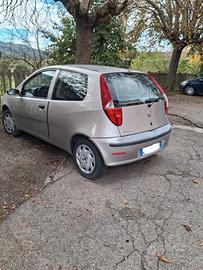 FIAT PUNTO BENZINA ANNO 2004