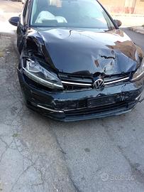Volkswagen Golf 7 1.6 TDI 2018 INCIDENTATA 150.000