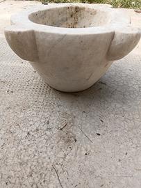 Mortaio in marmo