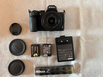 Nikon Z50, obiettivo, 2 batterie