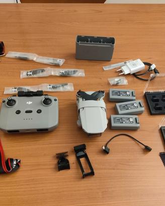 Drone Dji Mini 2 Fly More Combo con accessori