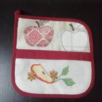 set guantone e due presine a punto croce 