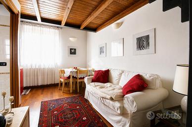 CASA SEMINDIPENDENTE A AGRATE BRIANZA