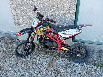 Pit bike