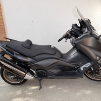 Motociclo yamaha tmax530