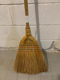 Scopa di saggina nuova