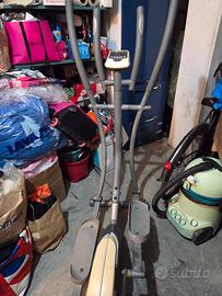 Ellittica marchio decathlon 