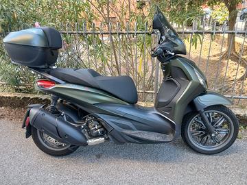 BEVERLY 300 S