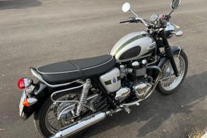 Triumph T100 Bonneville