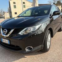 Nissan Qashqai 1.5 dCi *navi*tetto. Pronta al uso