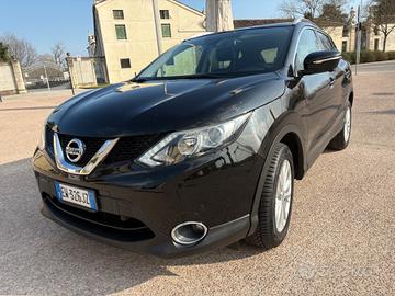 Nissan Qashqai 1.5 dCi *navi*tetto. Pronta al uso