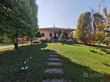 Villa singola Sanguinetto [cod. rif 51VRG]