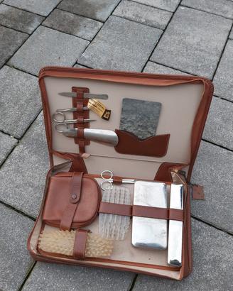 set cura estetica da viaggio vintage 