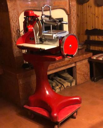 Affettatrice vintage a volano