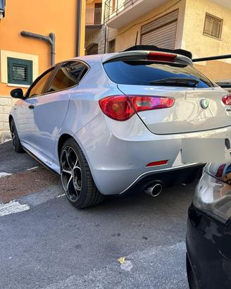 alfa romeo Giulietta 2 mila 150 cavalli Anno 2014 