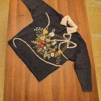 Maglione vintage ricamato a mano