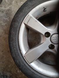 Gomme più cerchi in lega da 15