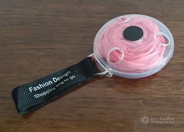 Borsa tracolla con astuccio design.