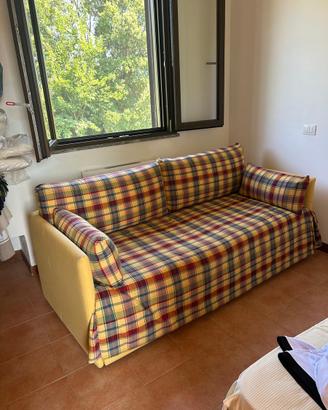 Divano con letto doppio a scomparsa