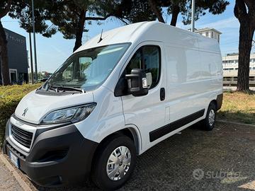 ? Noleggio Furgone Peugeot Boxer L2H2 ?