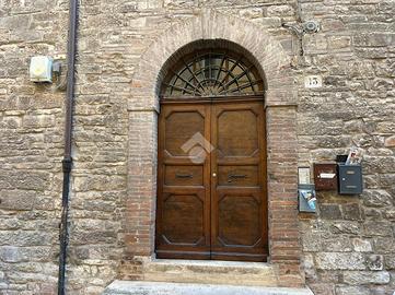 4 LOCALI A GUBBIO