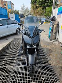 Yamaha XMAX Tech Max 300 