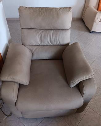 Poltrona reclinabile elettrica seminuova