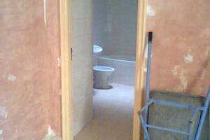 MONOLOCALE più servizi e ripostiglio a piano terra