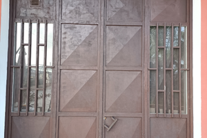 Portone in ferro per garage o magazzino