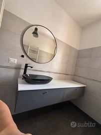 Bagno moderno cn lavabo in ceramica