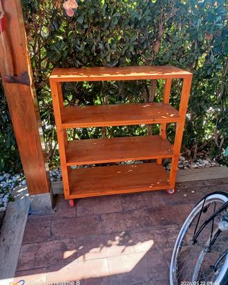 Scaffale in legno 