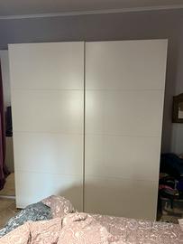 Armadio guardaroba con ante scorrevoli