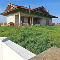 Villa grezza con mq.3000 di terreno