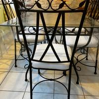 Tavolo nero piano in cristallo