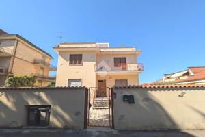 2 LOCALI A CIAMPINO