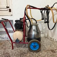 Mungitrice Carrellata per bovini,caprini, ovini