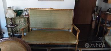 Divano in velluto d'epoca