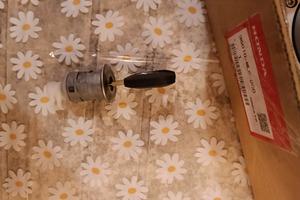 Tappo benzina e blocchetto Transalp750 2024