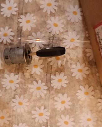 Tappo benzina e blocchetto Transalp750 2024