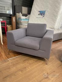 Poltrona in tessuto comodissima