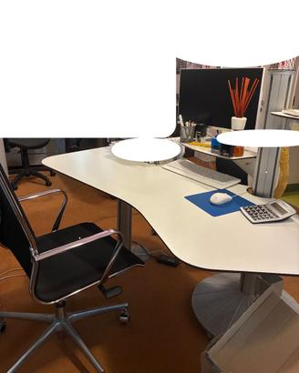 Scrivania Direzionale Ergonomica di Design + Sedia